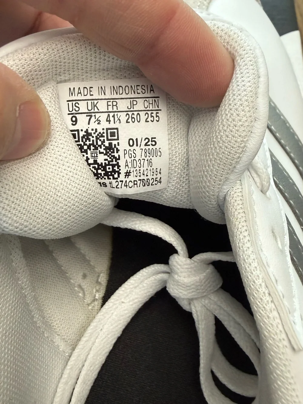 adidas VL Court Base Sneakers - Women's Size 9 - All White - NEW IN BOX